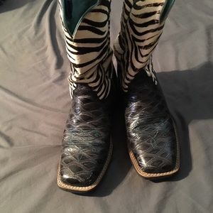 Black with zebra top boots